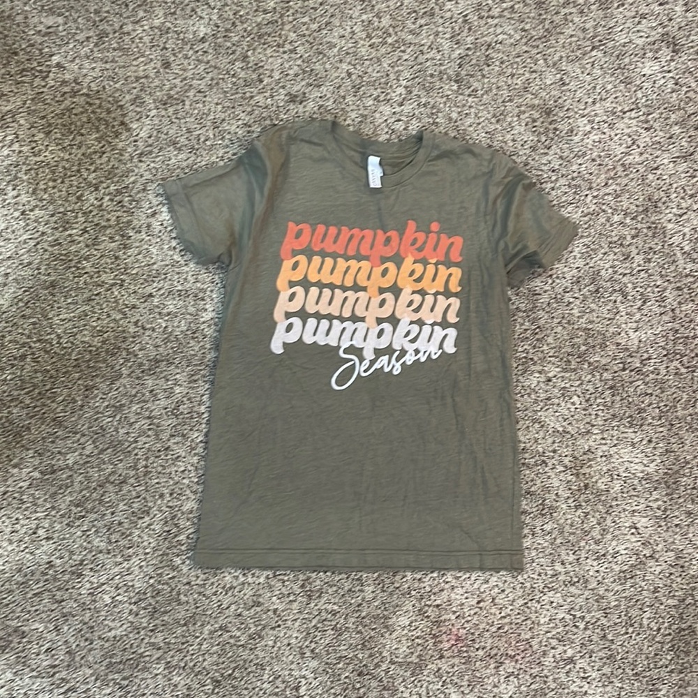 Women’s green T shirt size medium